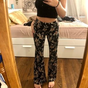 Black and tan floral pants! Flowy and stretchy!